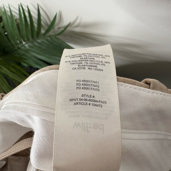 Aritzia Wilfred The Effortless Pant™ Cropped in Oat Beige size 00 - Picture 7 of 7